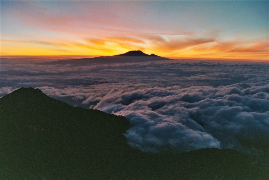 This image has an empty alt attribute; its file name is Kilimanjaro-sunrise-resize-1024x683.jpg