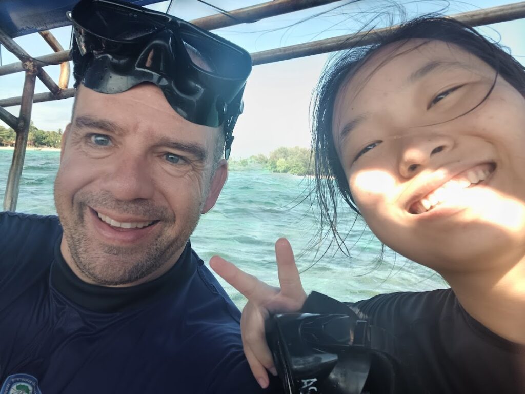 Dive buddies Steve Frankham and Jacd, ready to dive in Ko Tarutao.