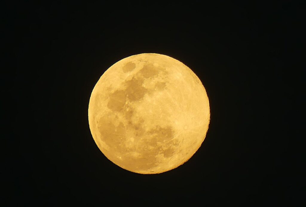 Moonrise above M’pai Bay…