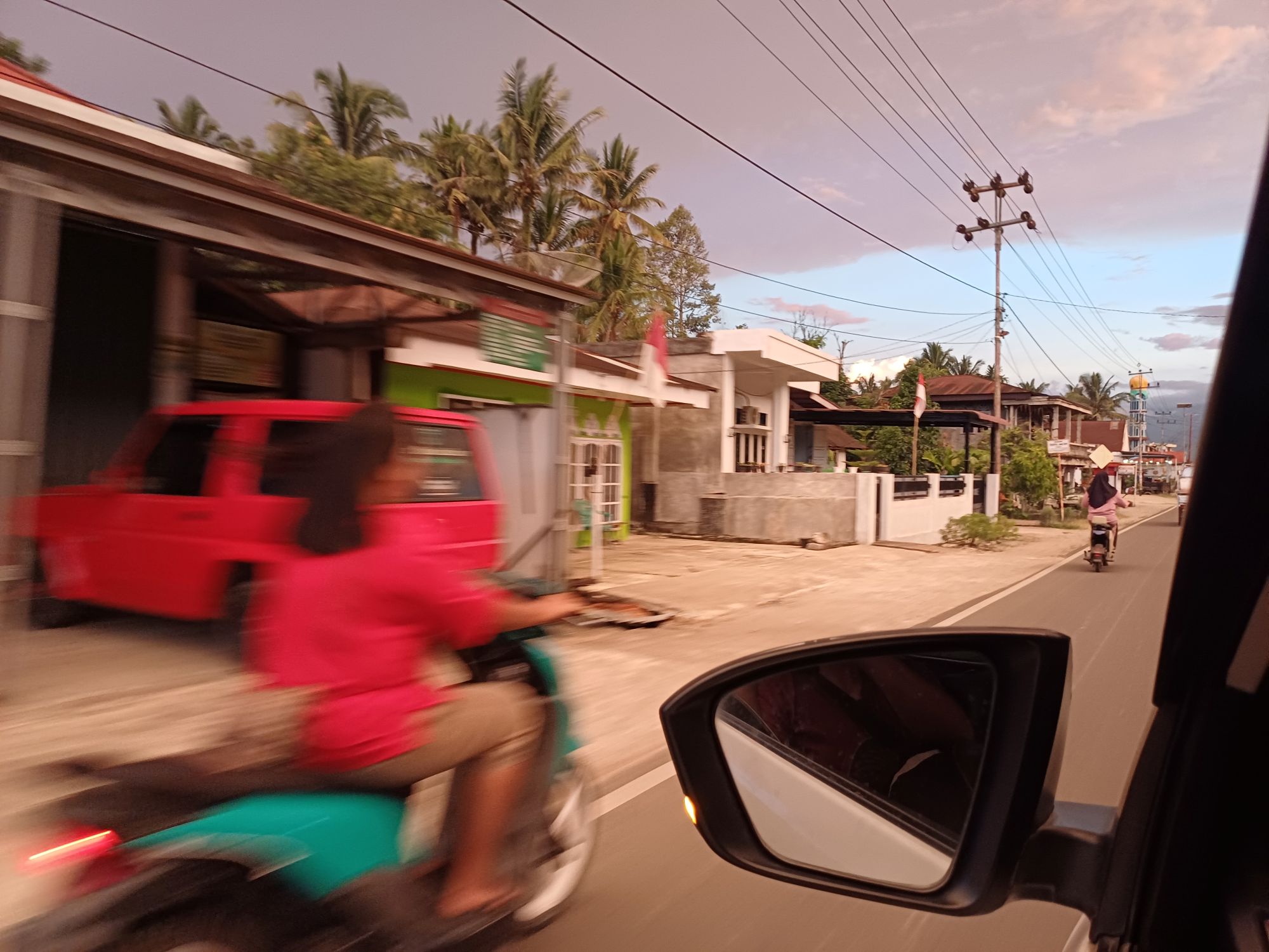 Driving towards the Kerinci Valley