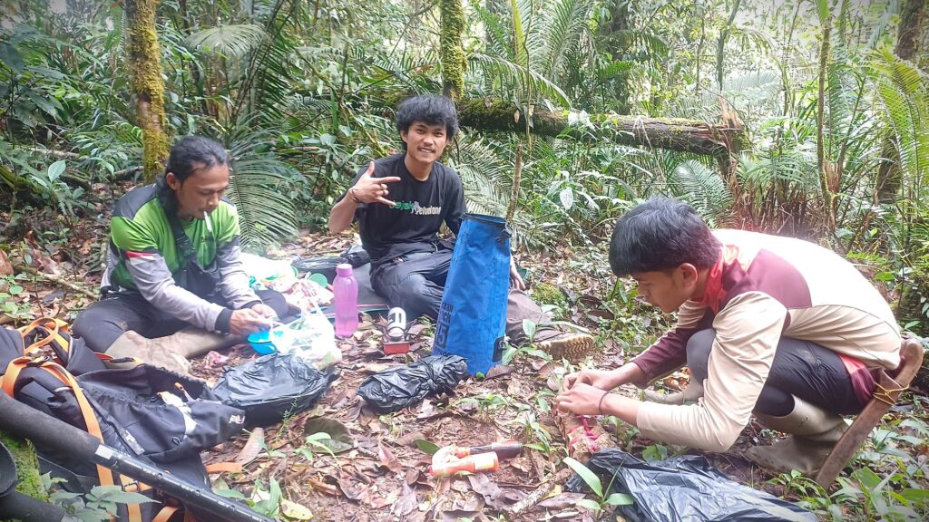 Making camp with Hutmi, Zalo, and Heggel